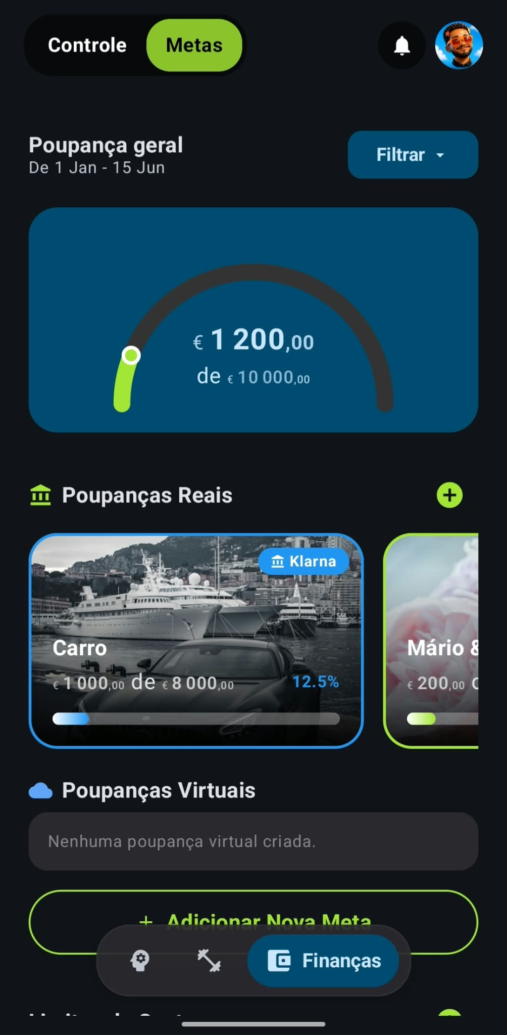 Ecrã real de poupanças com progresso da meta geral e uma poupança para comprar um carro